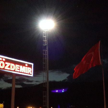 Ozdemir Hotel Pamukova Bagian luar foto