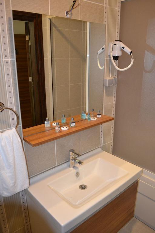Ozdemir Hotel Pamukova Bagian luar foto